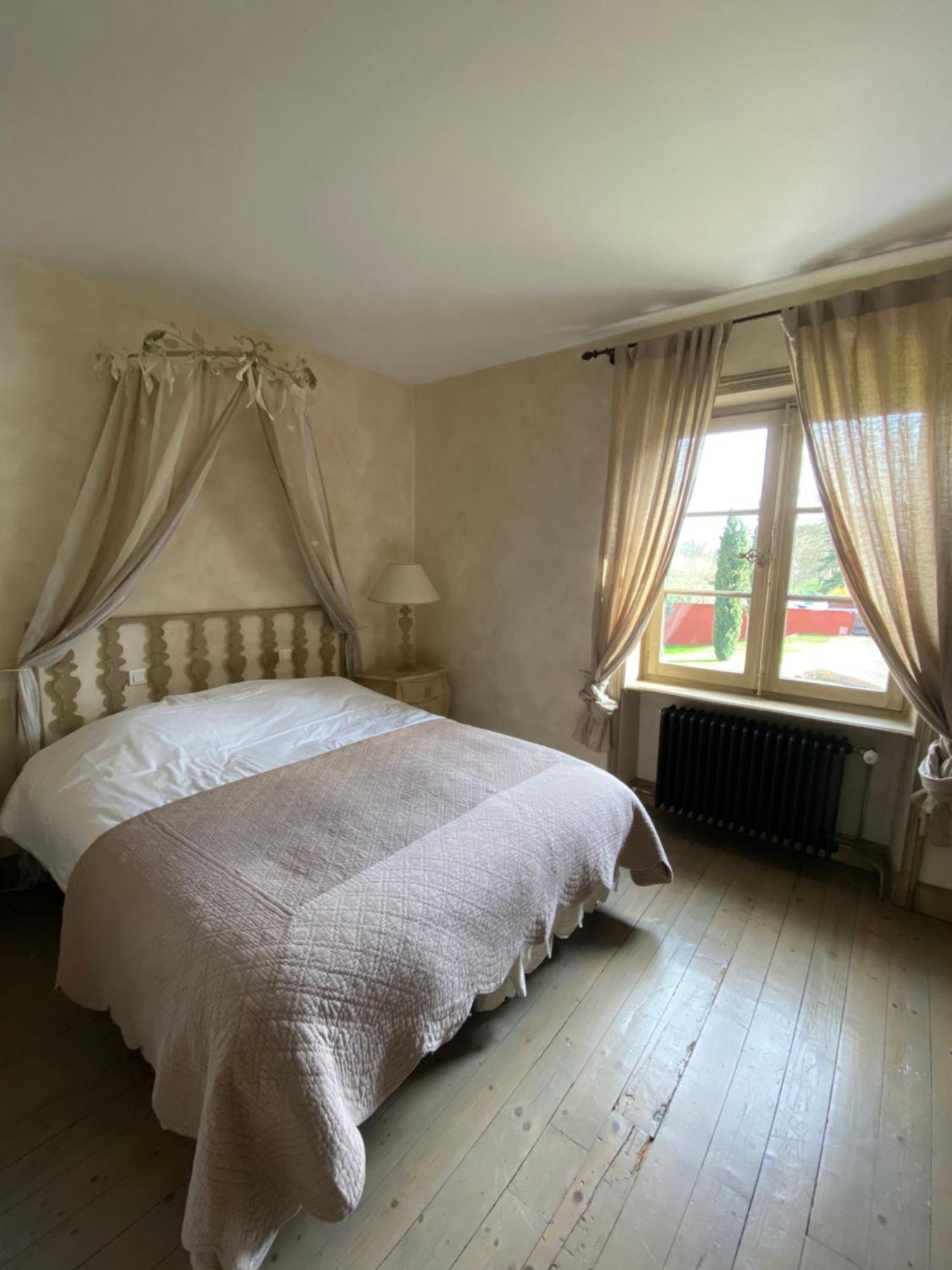 Les Jardins De La Tour Hotel Chatillon-sur-Chalaronne Exterior photo