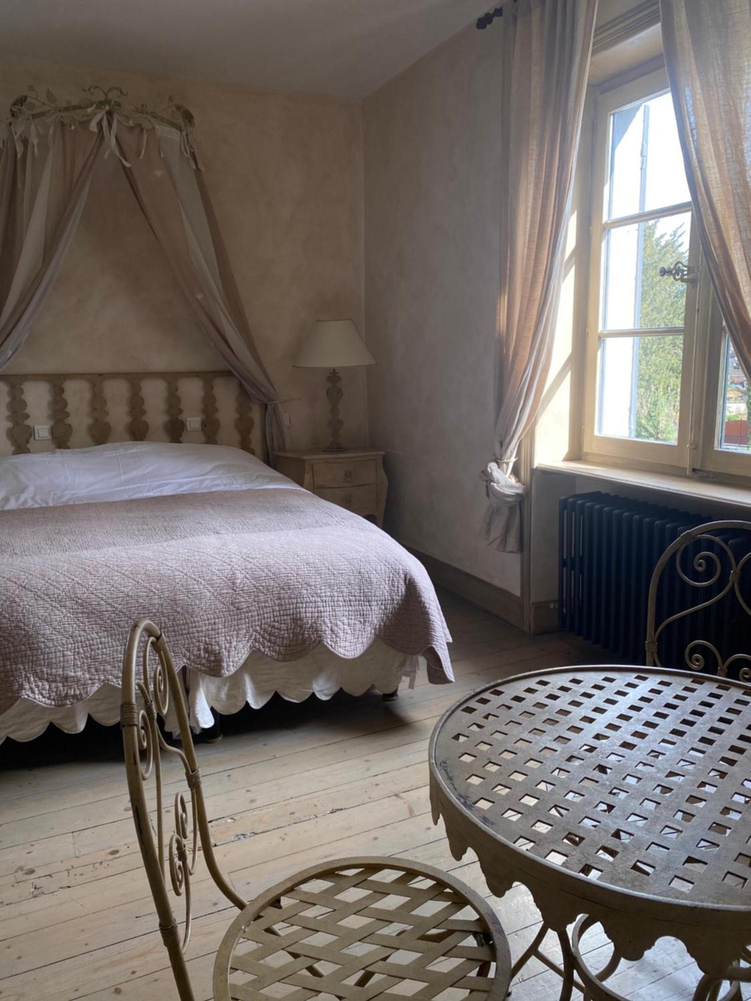 Les Jardins De La Tour Hotel Chatillon-sur-Chalaronne Exterior photo
