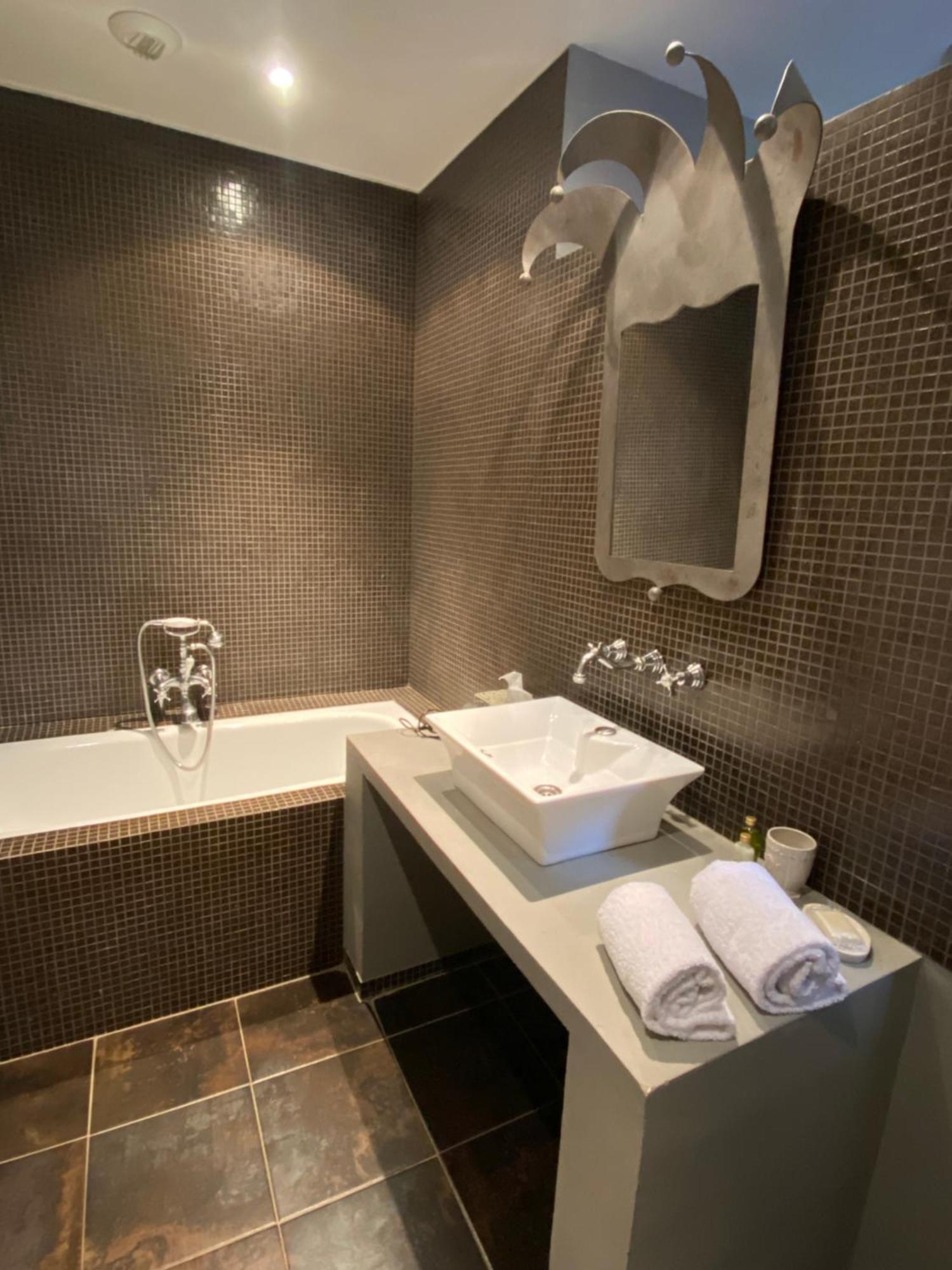 Les Jardins De La Tour Hotel Chatillon-sur-Chalaronne Exterior photo