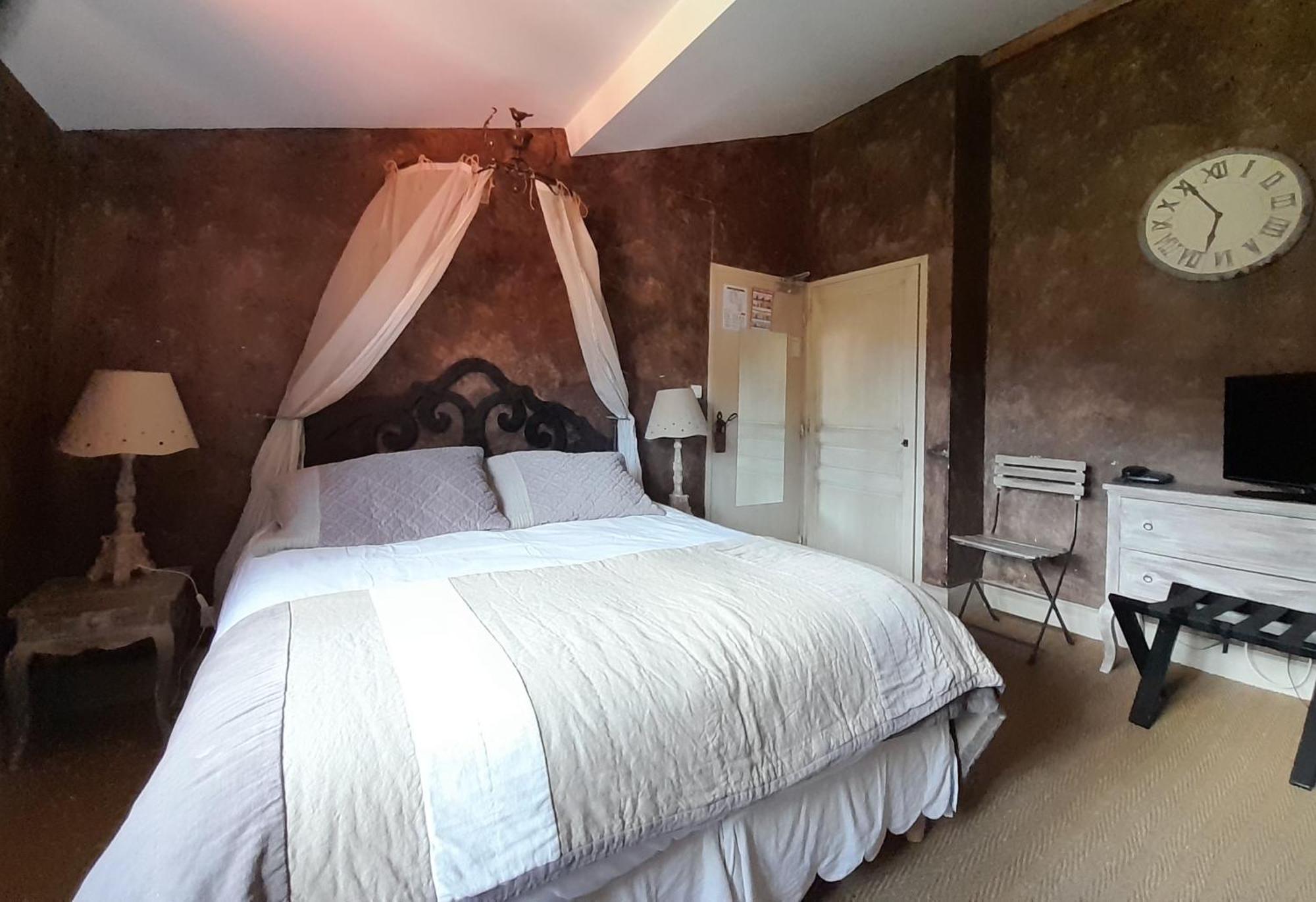 Les Jardins De La Tour Hotel Chatillon-sur-Chalaronne Exterior photo